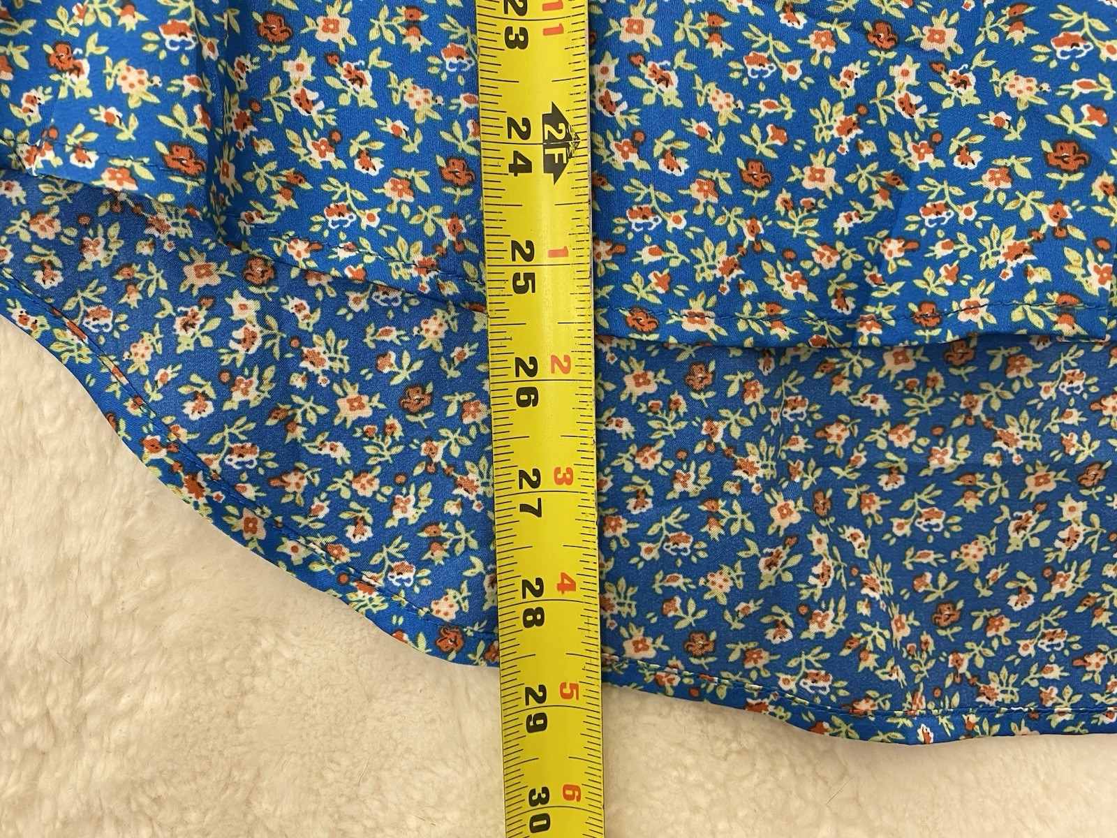 Women’s Blue Ditsy Floral Satin Long Sleeve Top Size Large V Neck Oversized NWT