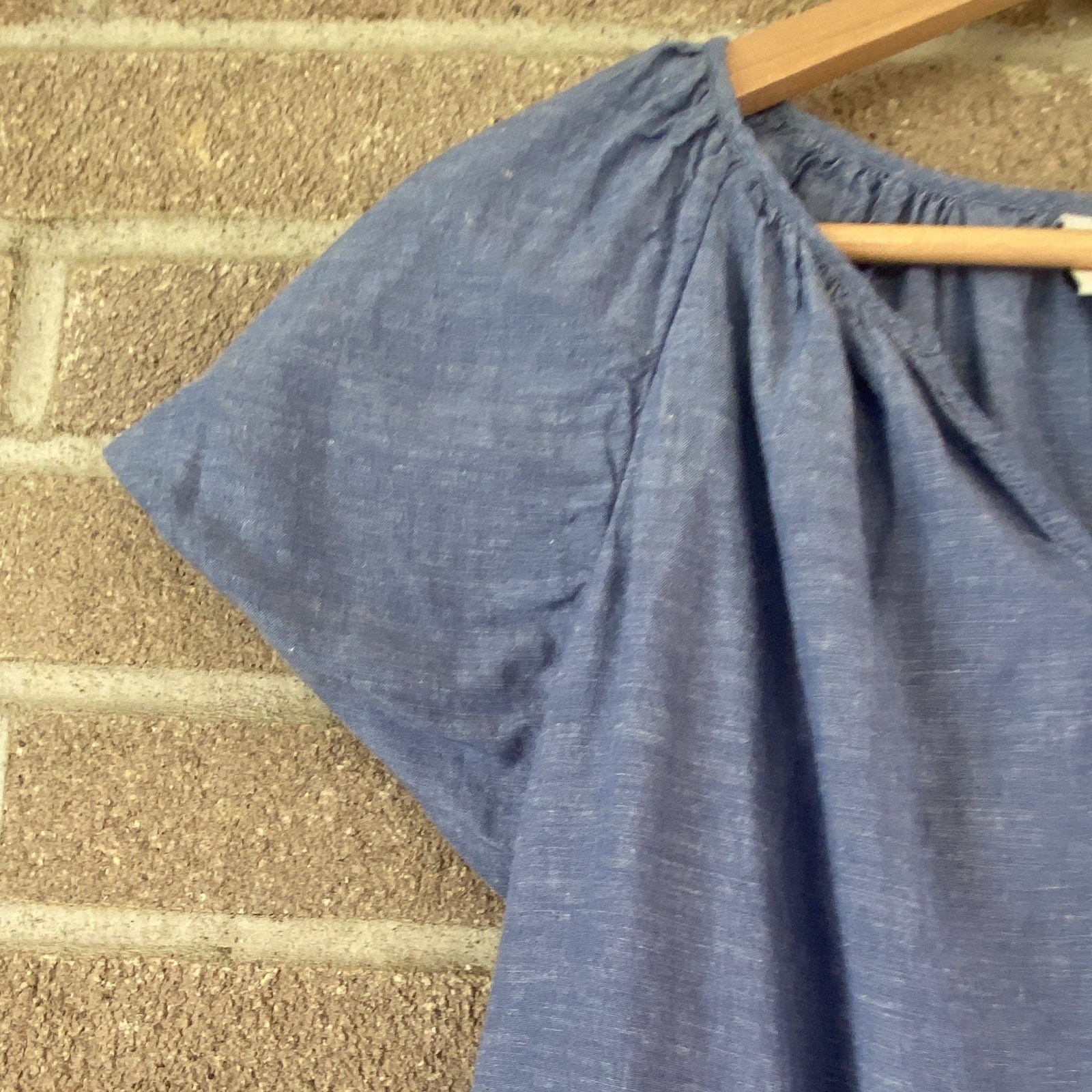 St. John’s Bay Women’s M Blue Cap Sleeve V-Neck Pleated Woven Pullover Blouse