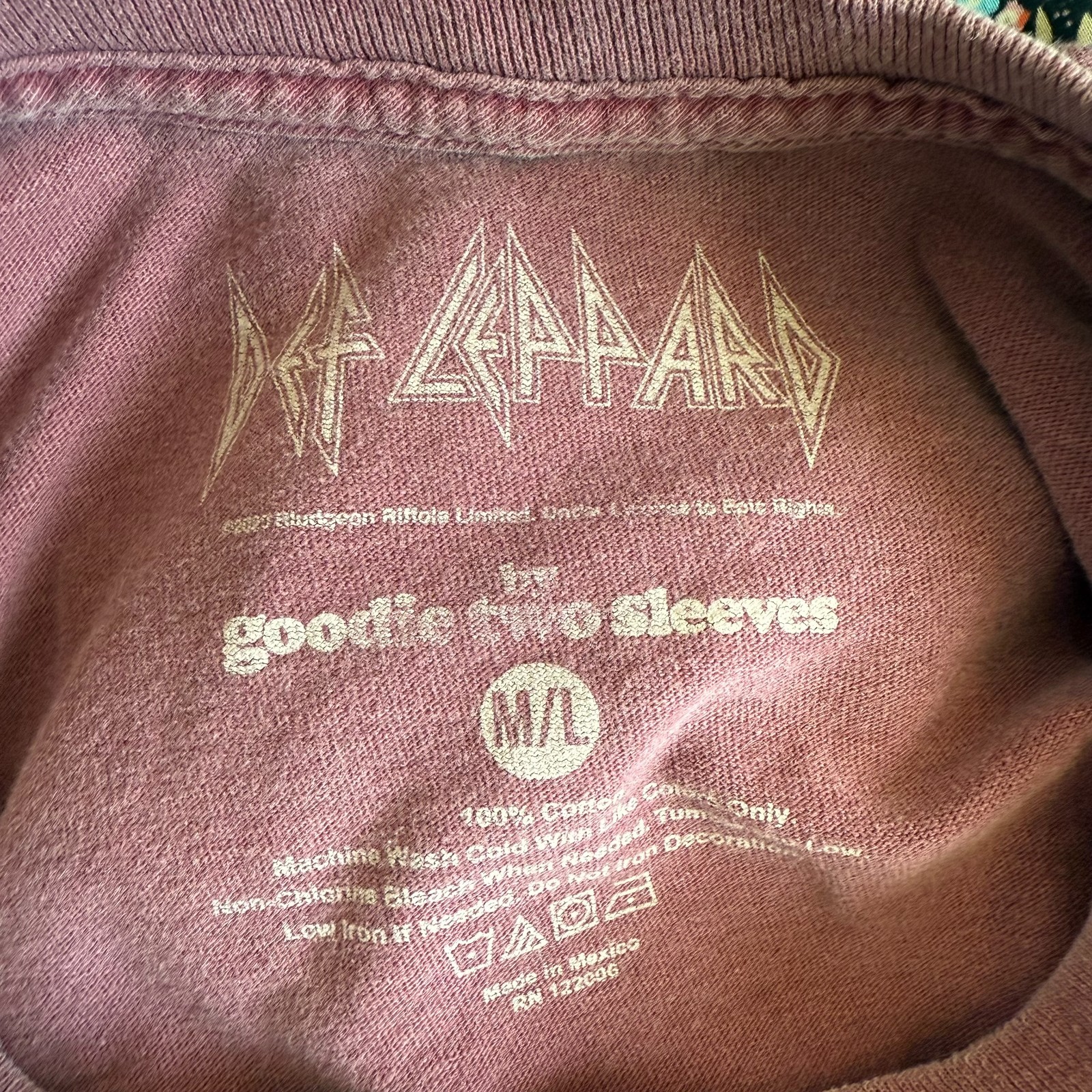 Goodie Two Sleeves Def Leppard Red Cheetah 1983 Cropped Distressed Grunge M/L