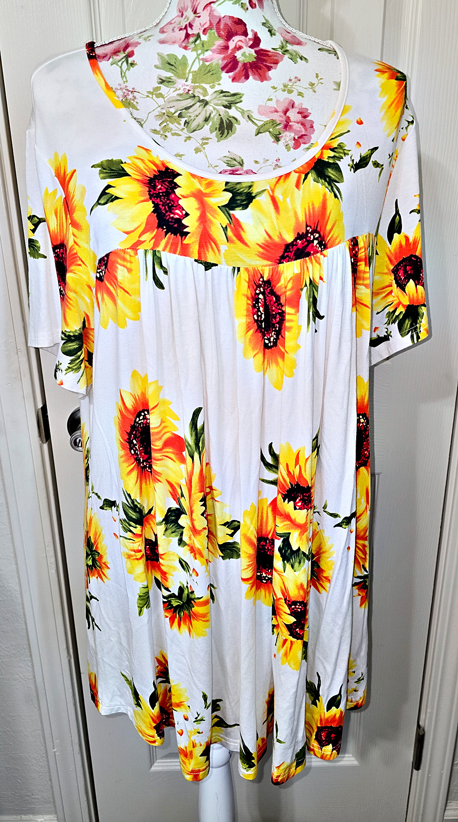 Women’s Longyuan Sunflower Print Short Sleeve Tunic, Size 3XL