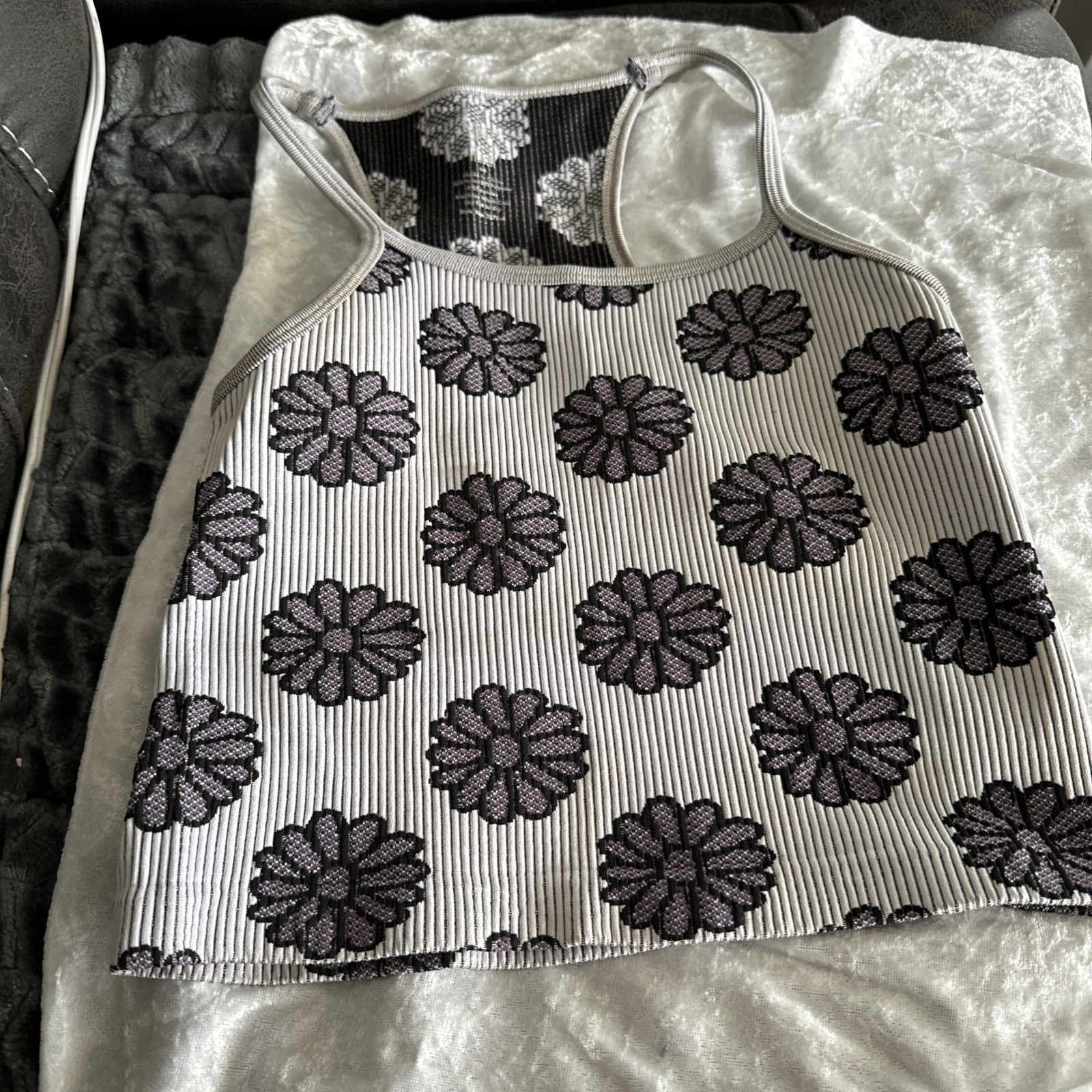 NWOT Aura Racerback Spaghetti Strap Flora Grey Tank Top Size S/M Stretch Comfort