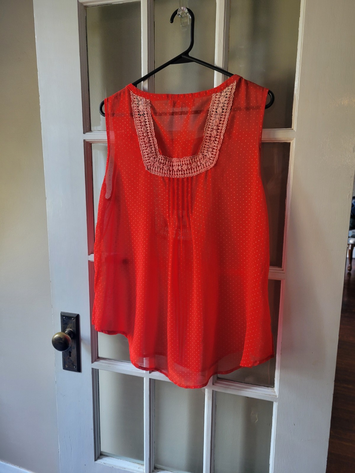 Glamour Farms Women’s Size M Sheer Crochet Sleeveless Top Lightweight Casual