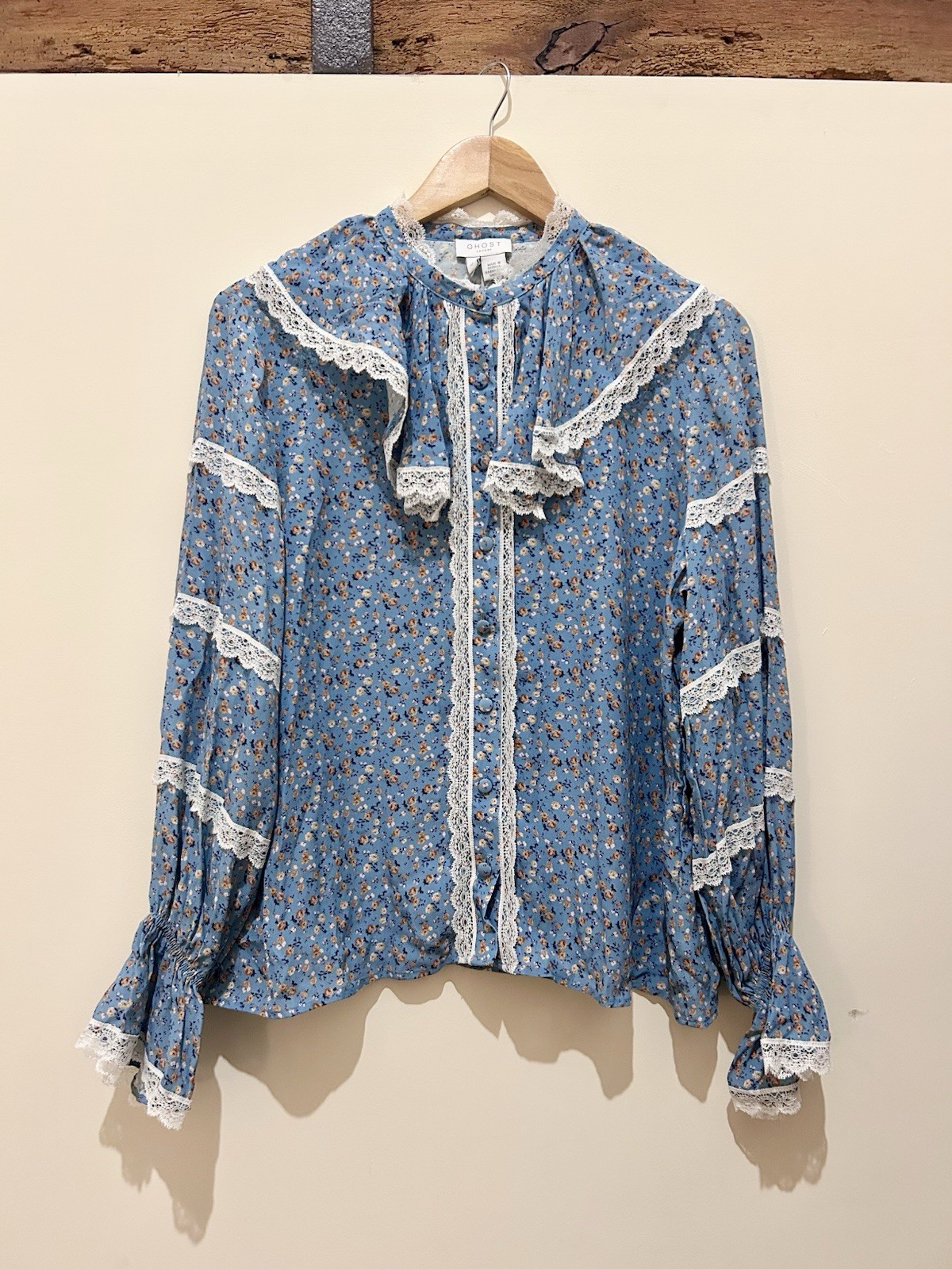 Ghost Kelly Floral Blouse Shirt Ruffle Collar Size Small BNWT Blue