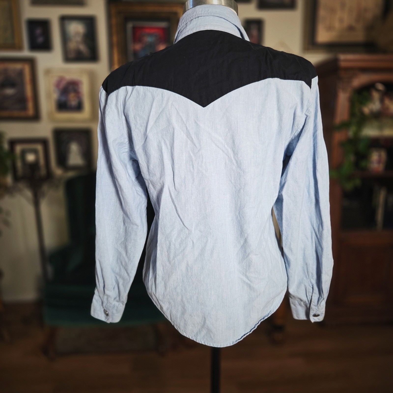 Vintage 90s I Heart Cowboys Out West Western Chambray Concho Shirt Light Blue