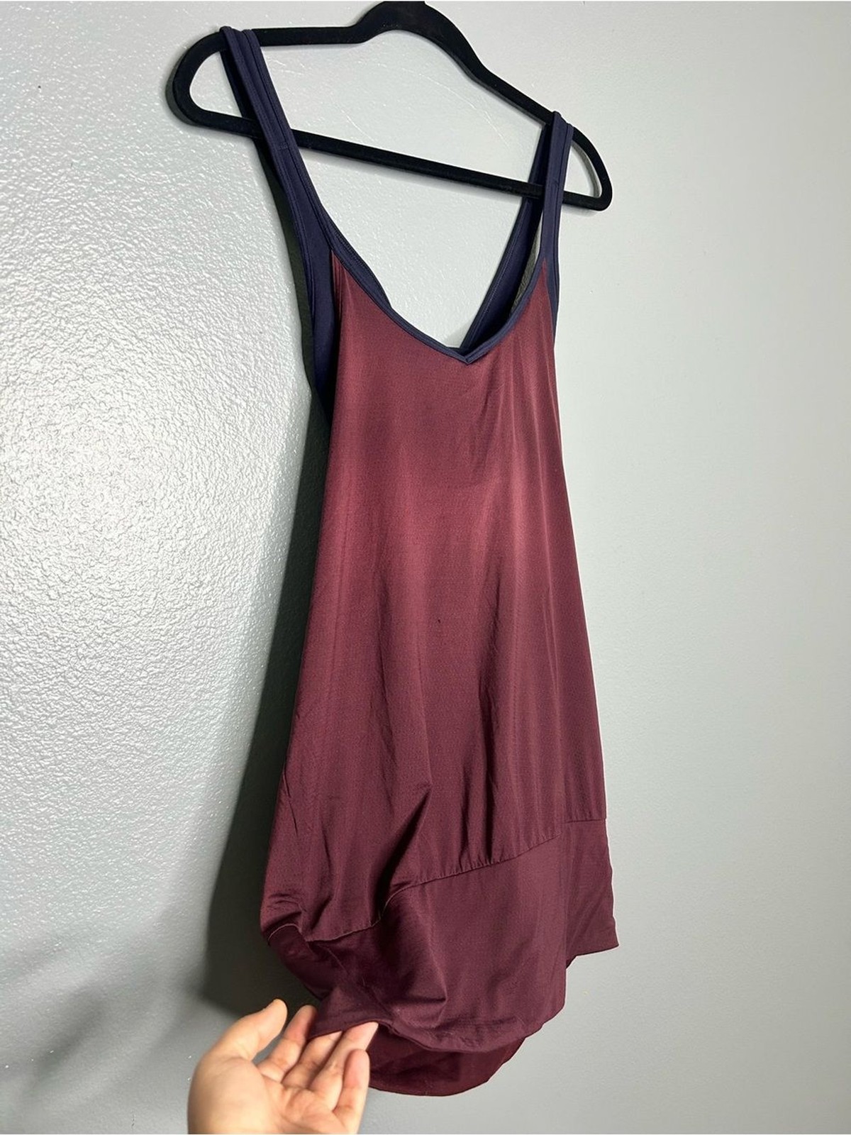 VSX Victoria Secret Burgundy Tank Top Sports Bra with Navy Trim open back large