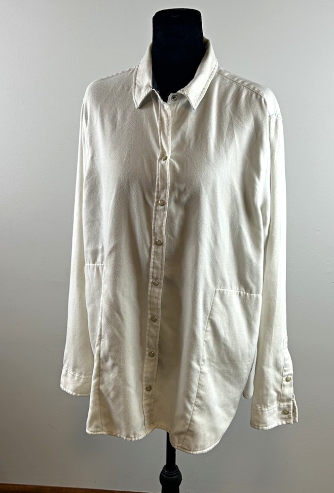 JACHS Girlfriend New York Women’s L White Solid Collared Long Sleeve Button-Up