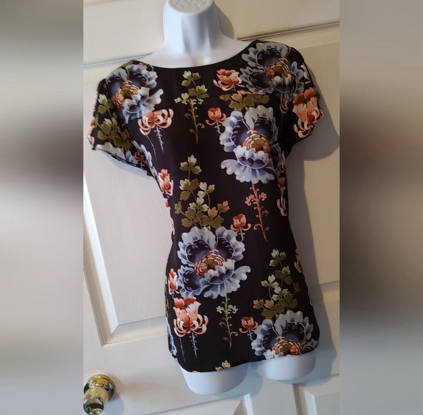 LOFT Floral Chiffon Scoop Neck Keyhole Cap Sleeve Blouse, M, Black/Blue