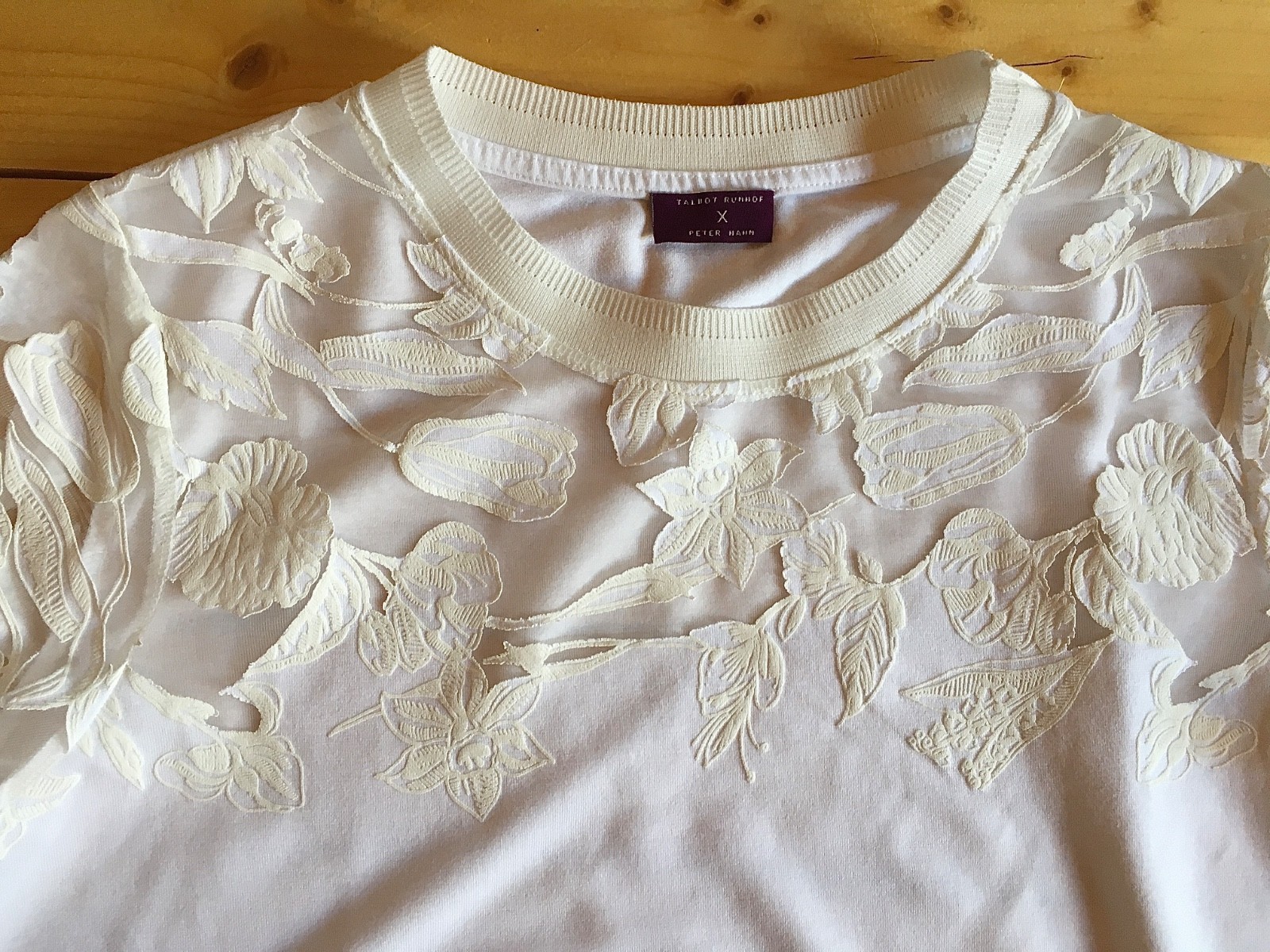 Talbot Runhof x Peter Hahn exceptional quality viscose lace detail top, UK 14