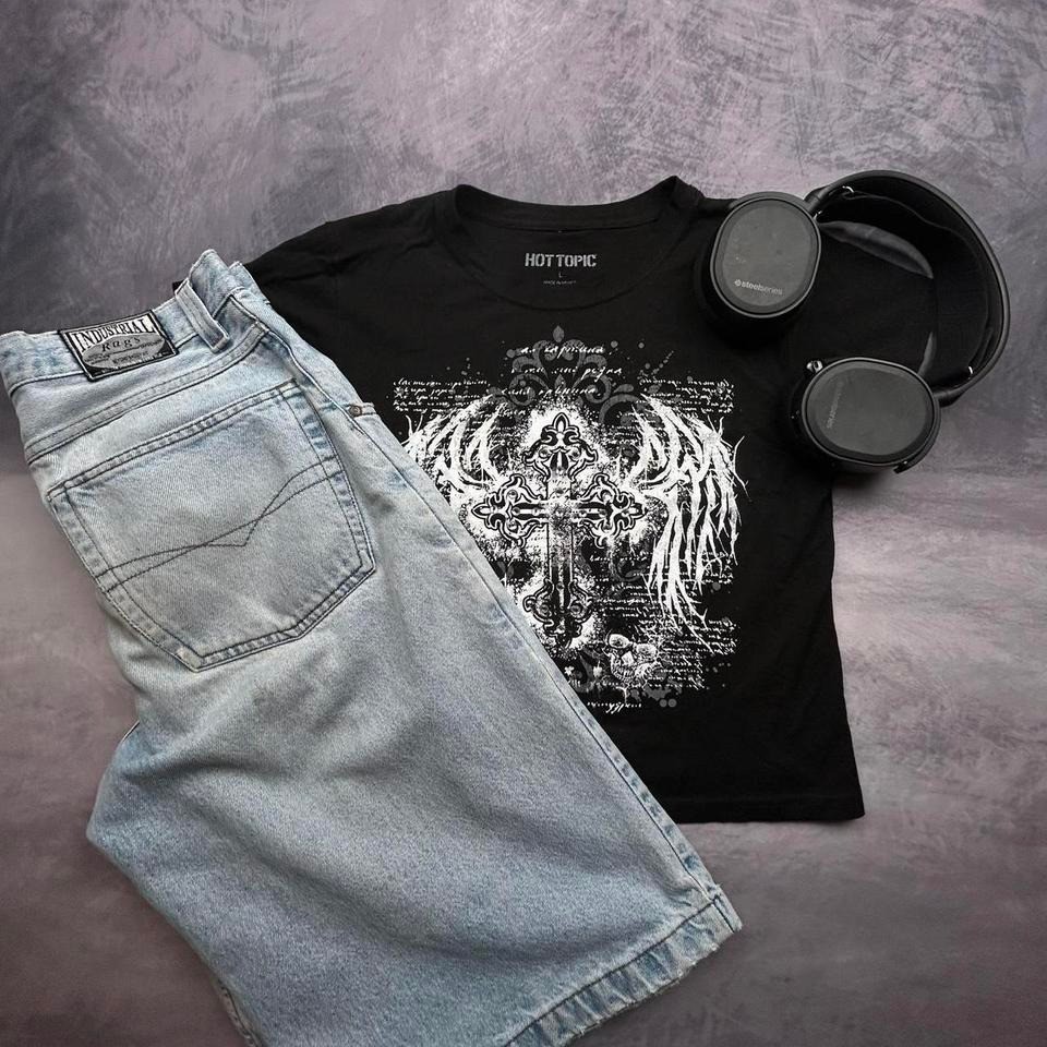 Womens Black Y2K Wings Crosses Grunge Tee Skater Gothic Hot Topic School L