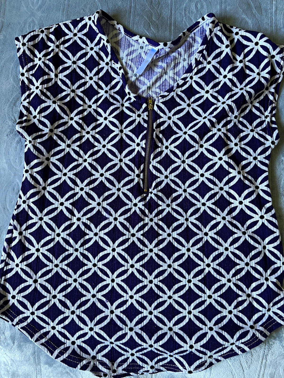 Women’s S Purple & White Geometric Knit Sleeveless Zip Front Top Polyester