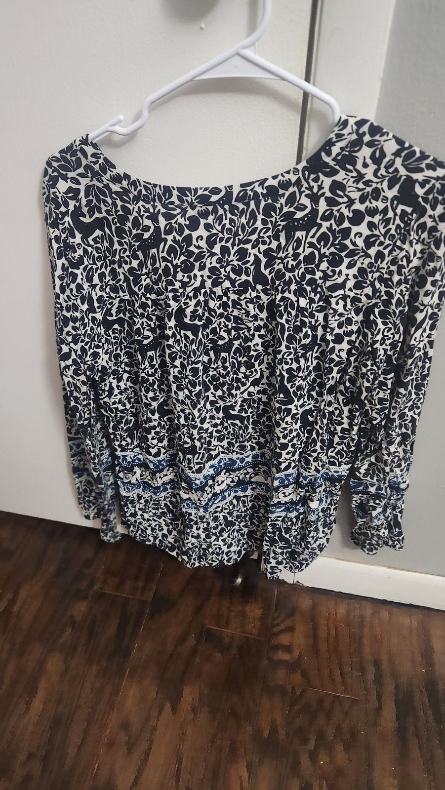 LOFT Women’s Navy and White Floral Animal Print Button-Down Long Sleeve Blouse S