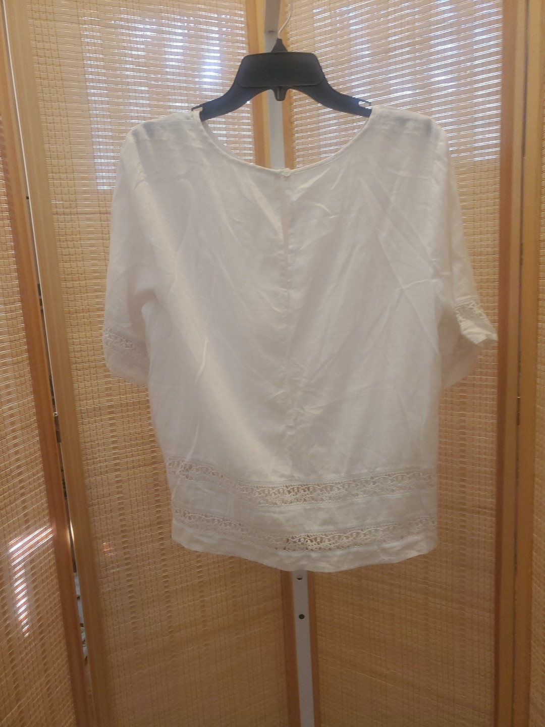 Old Navy Shirt Womens Size Large White Short Sleeve Button In Back Lace Pleated