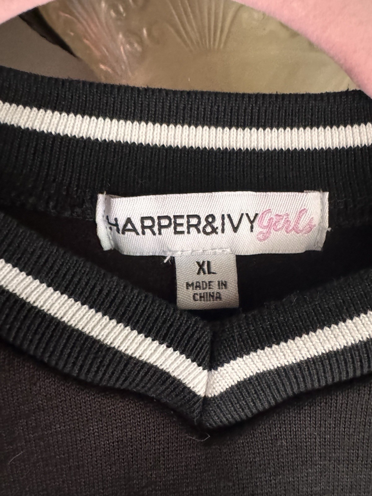 Harper & Ivy Girl Chicago Illinois Varsity Sweatshirt Womens XL Graphic Black
