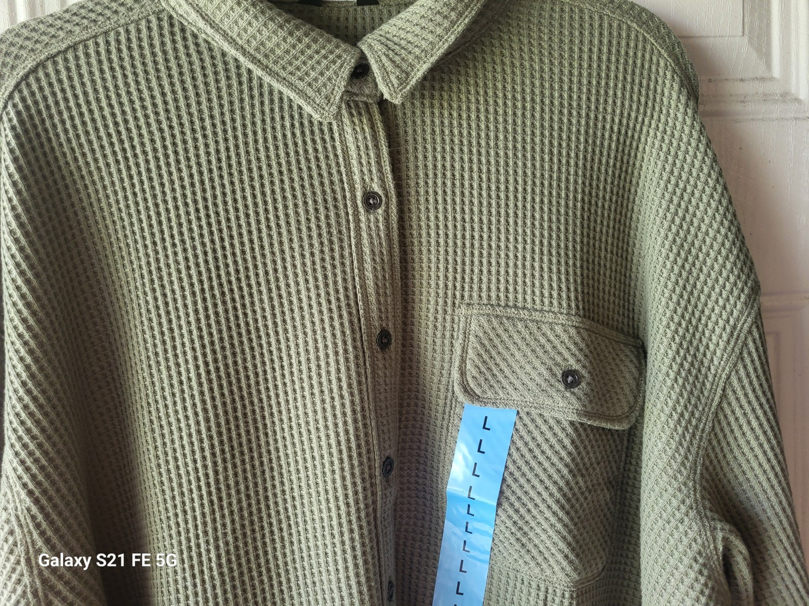 Lovely Women’s Buffalo Waffle Button-Down Top Size Large. Color Sage Green