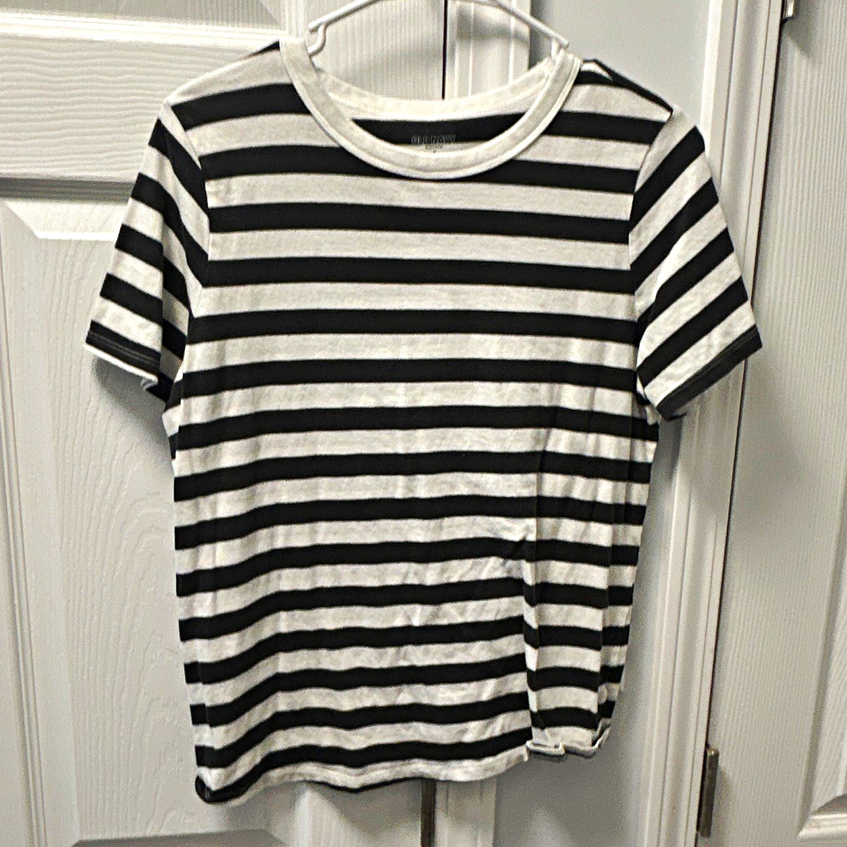Old Navy Women’s Black/White Striped Crew Neck Short Sleeve Pullover T-Shirt M