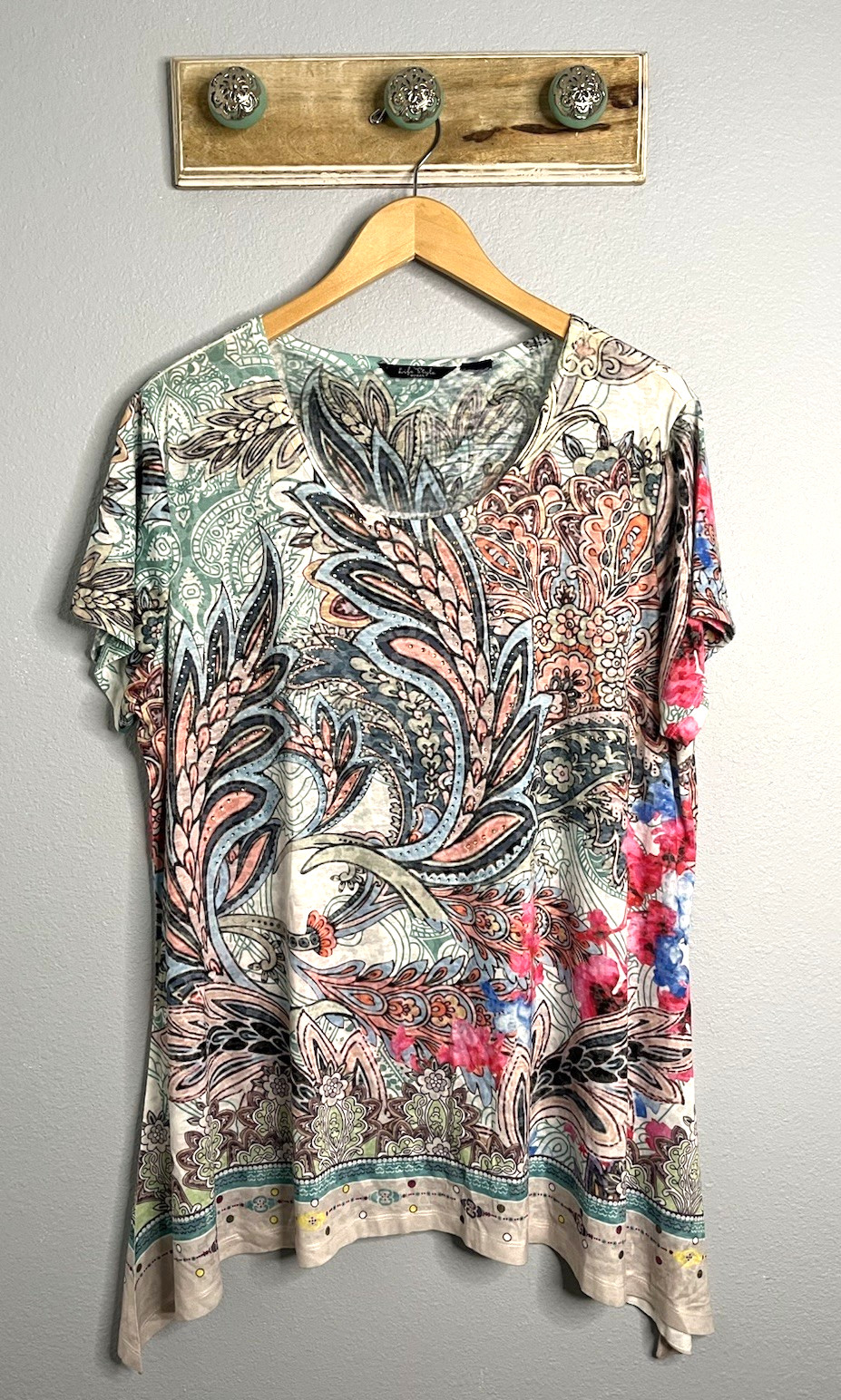 Life Style Woman Short Sleeve Tunic Embellished Top Asymetrical