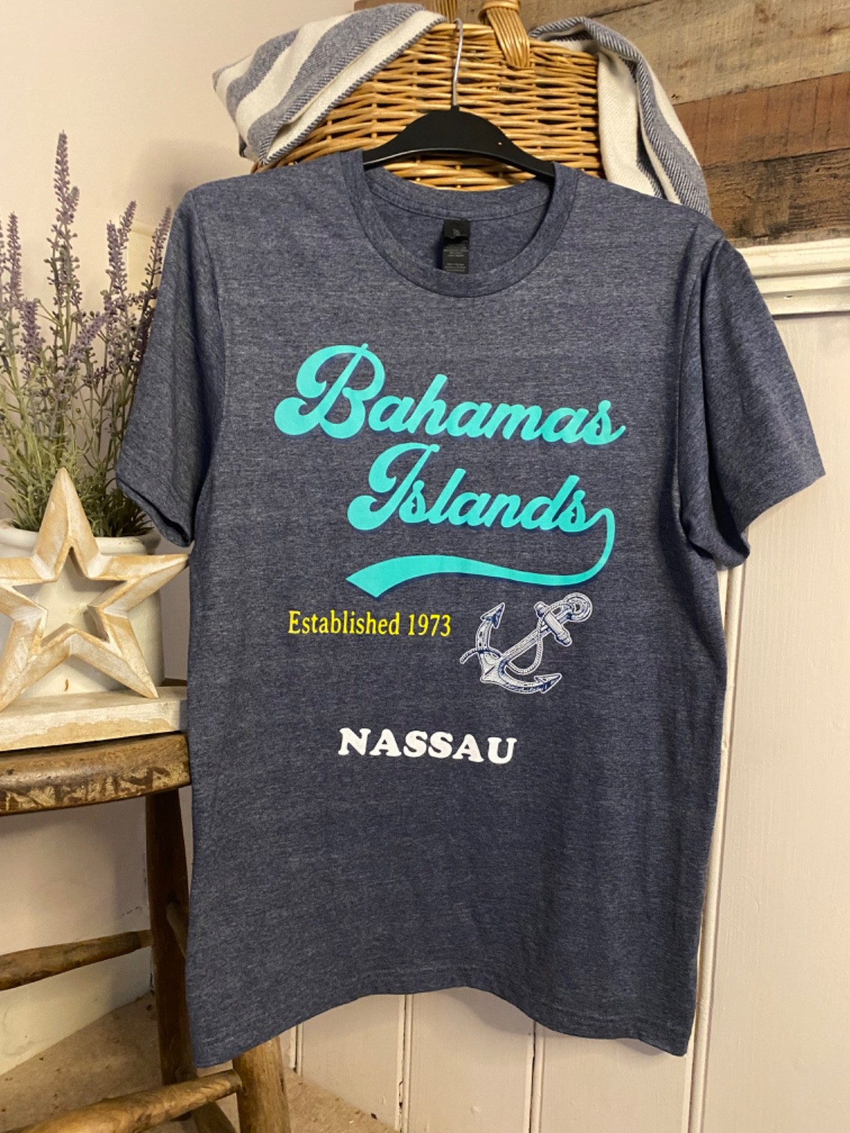 BAHAMAS Islands NASSAU Souvenir T-shirt Size 10 Blue Holiday Beach Travel Top