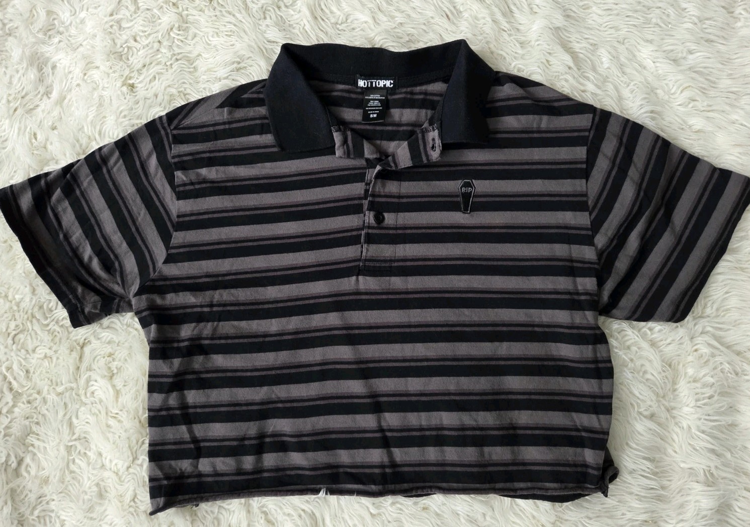 Hot Topic Striped Coffin Embroidered Crop Polo Top – Gray & Black Gothic S/M