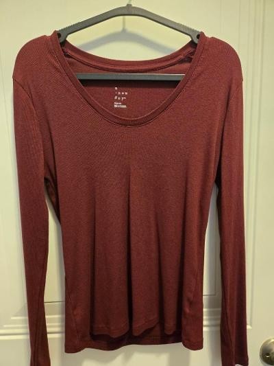 Women’s A New Day Long Sleeve Ribbed T Shirt – Size Medium – Maroon