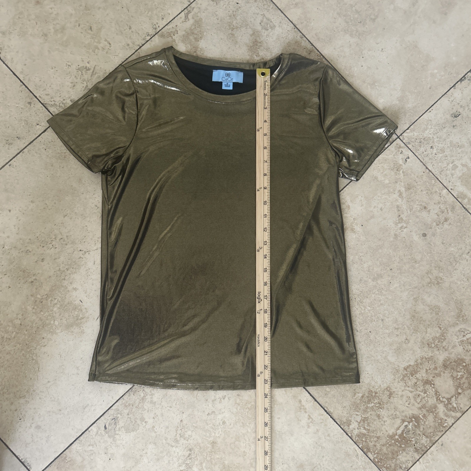 CeCe Womens Shirt Size M Shiny And Stretchy ￼