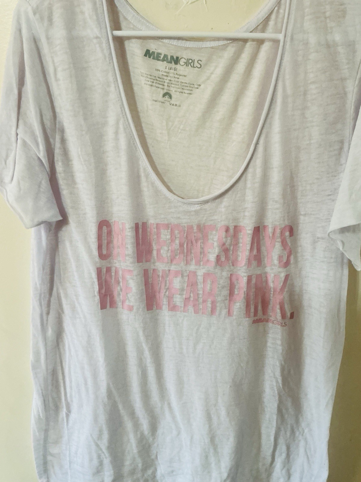 Woman’s Large Slouchy Top From MeanGirls Size XL White With Pink Letters
