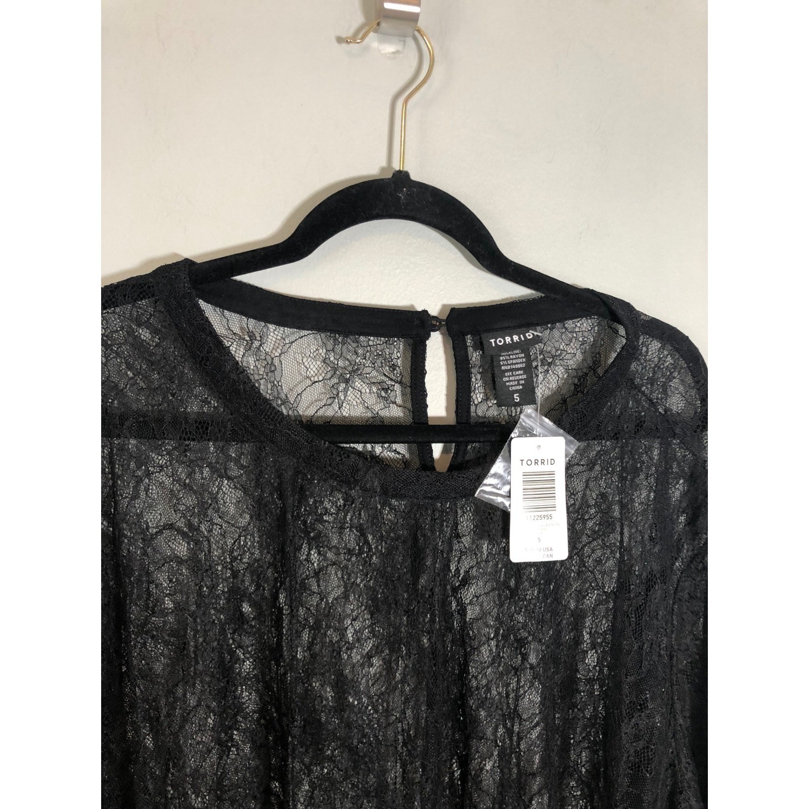 NEW Torrid Ruffle Sleeve Lace Tee Women Size 5 Black Sheer Keyhole Back Top