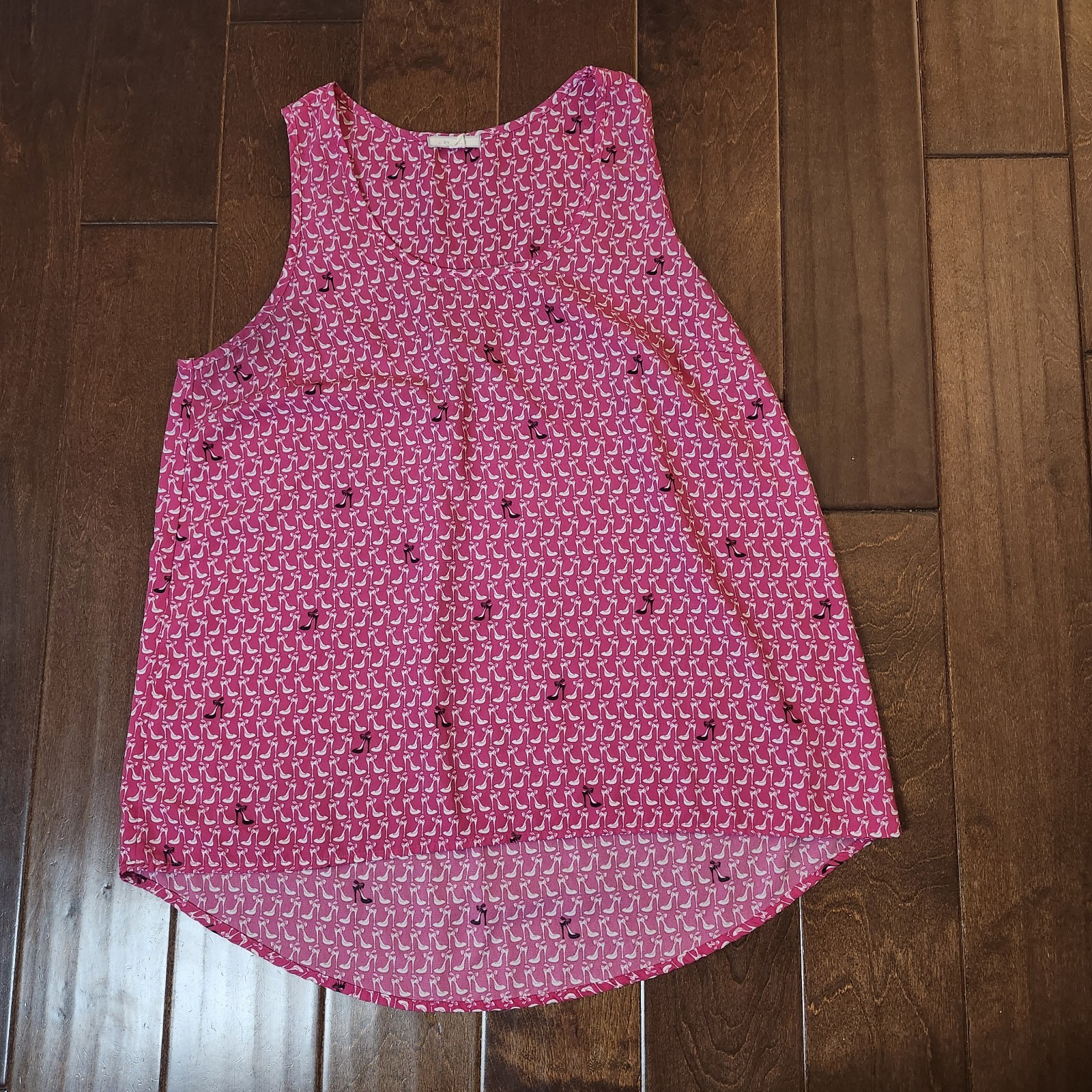 Pleione Women’s Pink High Heels Stilettos Pattern Blouse Top – Size Large