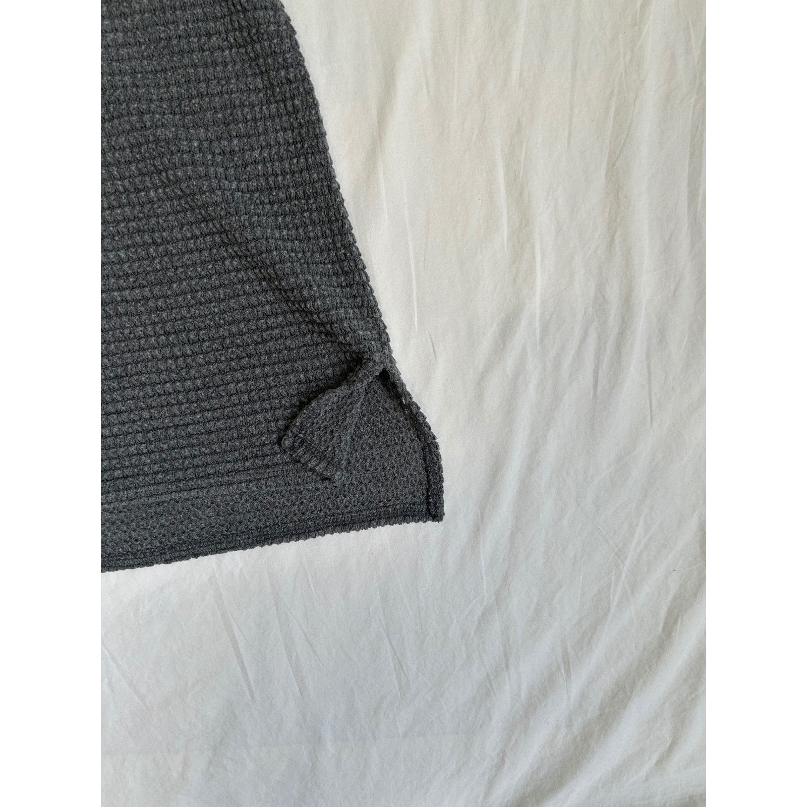BIBI Charcoal Gray Waffle Knit Short Sleeve V-Neck Pocket Top Large BT1769-02