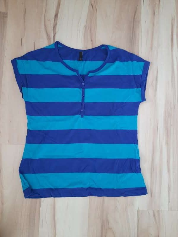 T-Shirt Women’s Blue EUC striped