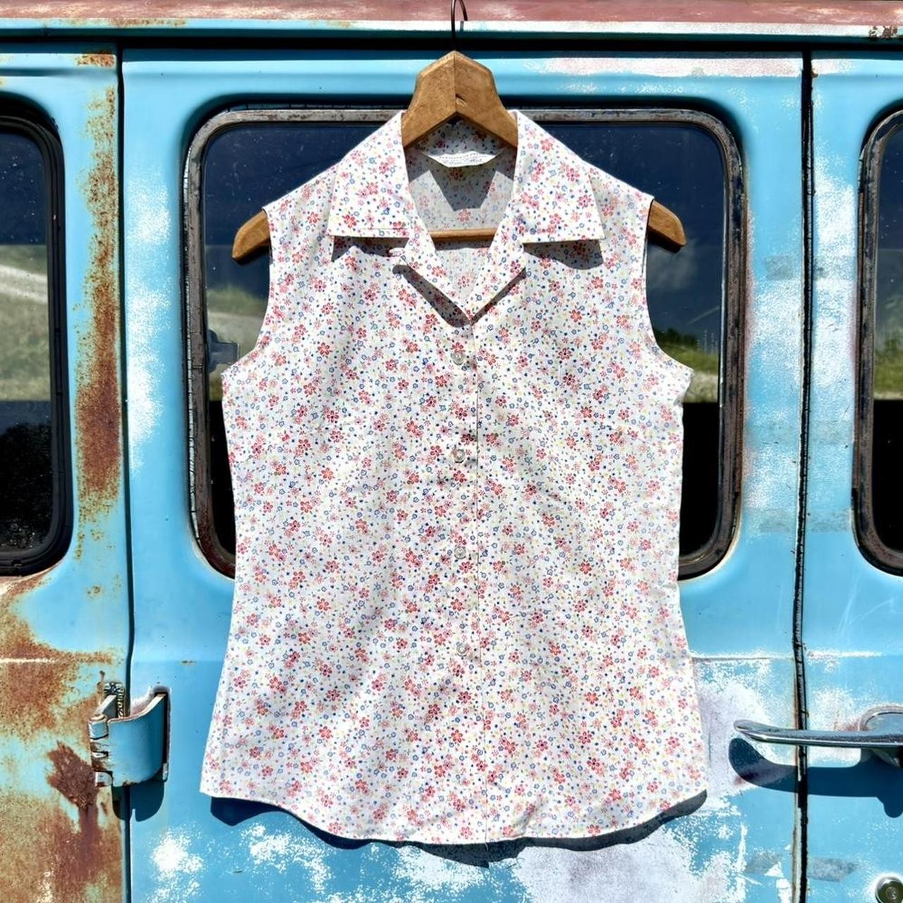 60s permanent press classic shirt ditzy floral white cotton blouse tailored fit