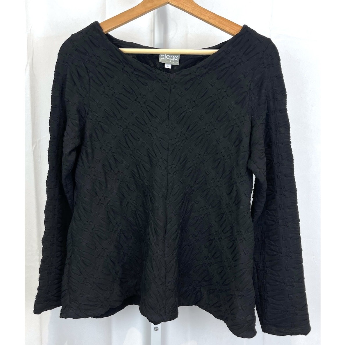 NICHE Nilgun Derman Size S Ridge Knit Top V Neck Long Sleeve Textured Black