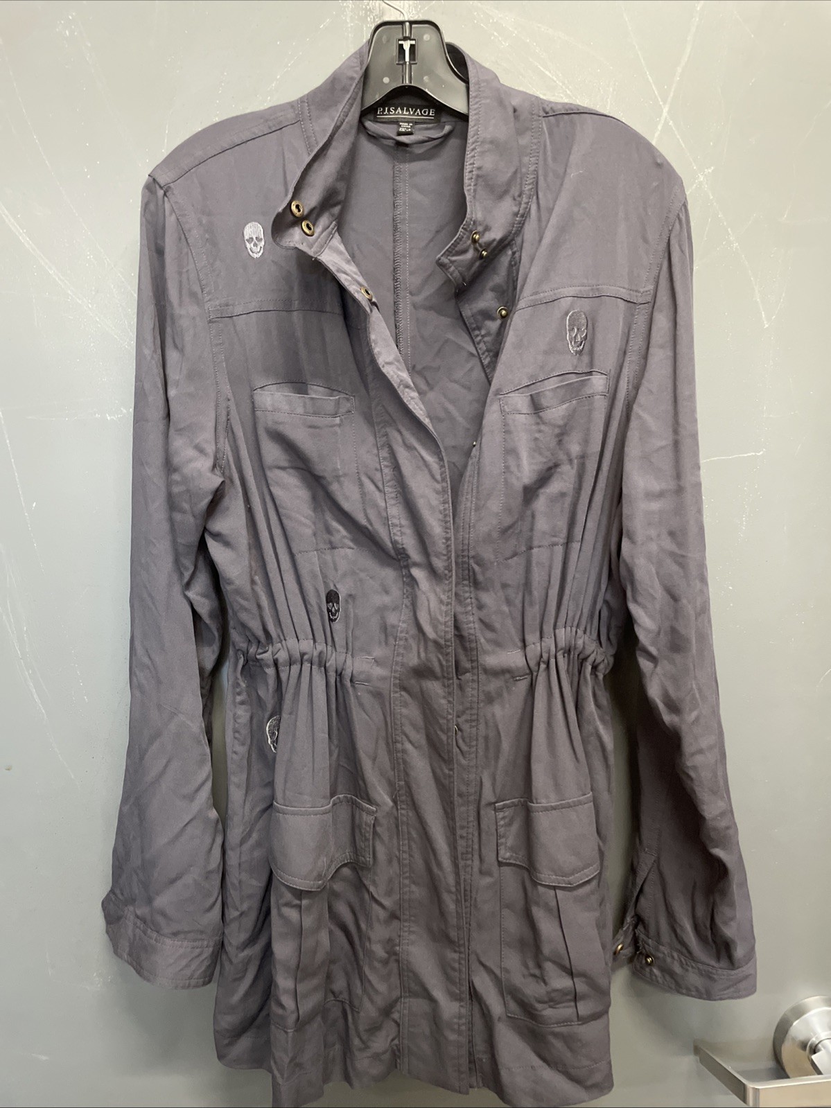 Women’s PJ Salvage Gray Button Up Embroidered Heart Skulls Gothic Western Size L