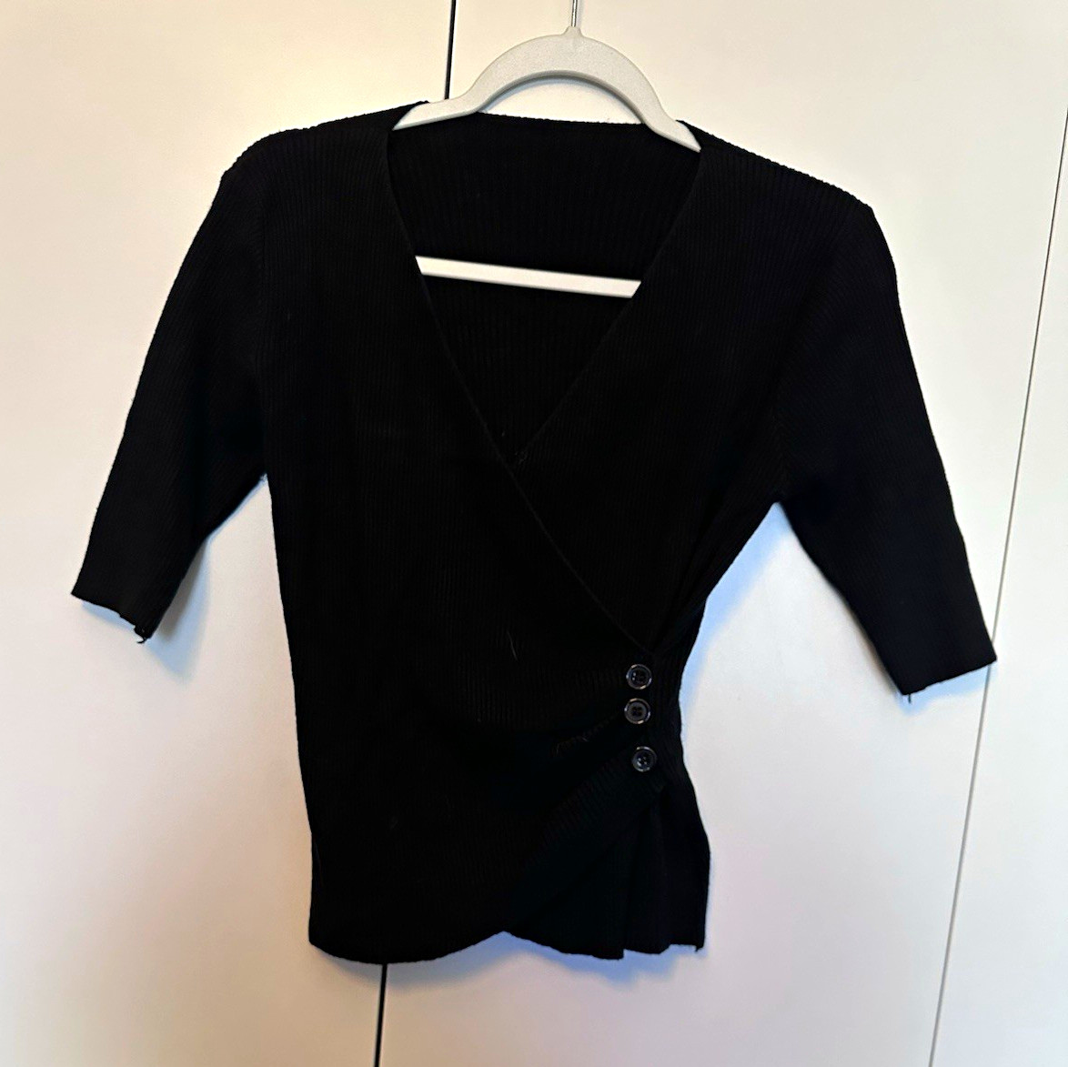 Chicwish Black V-Neck 3/4 Sleeve Knit Polyester Button Blouse Top M/L