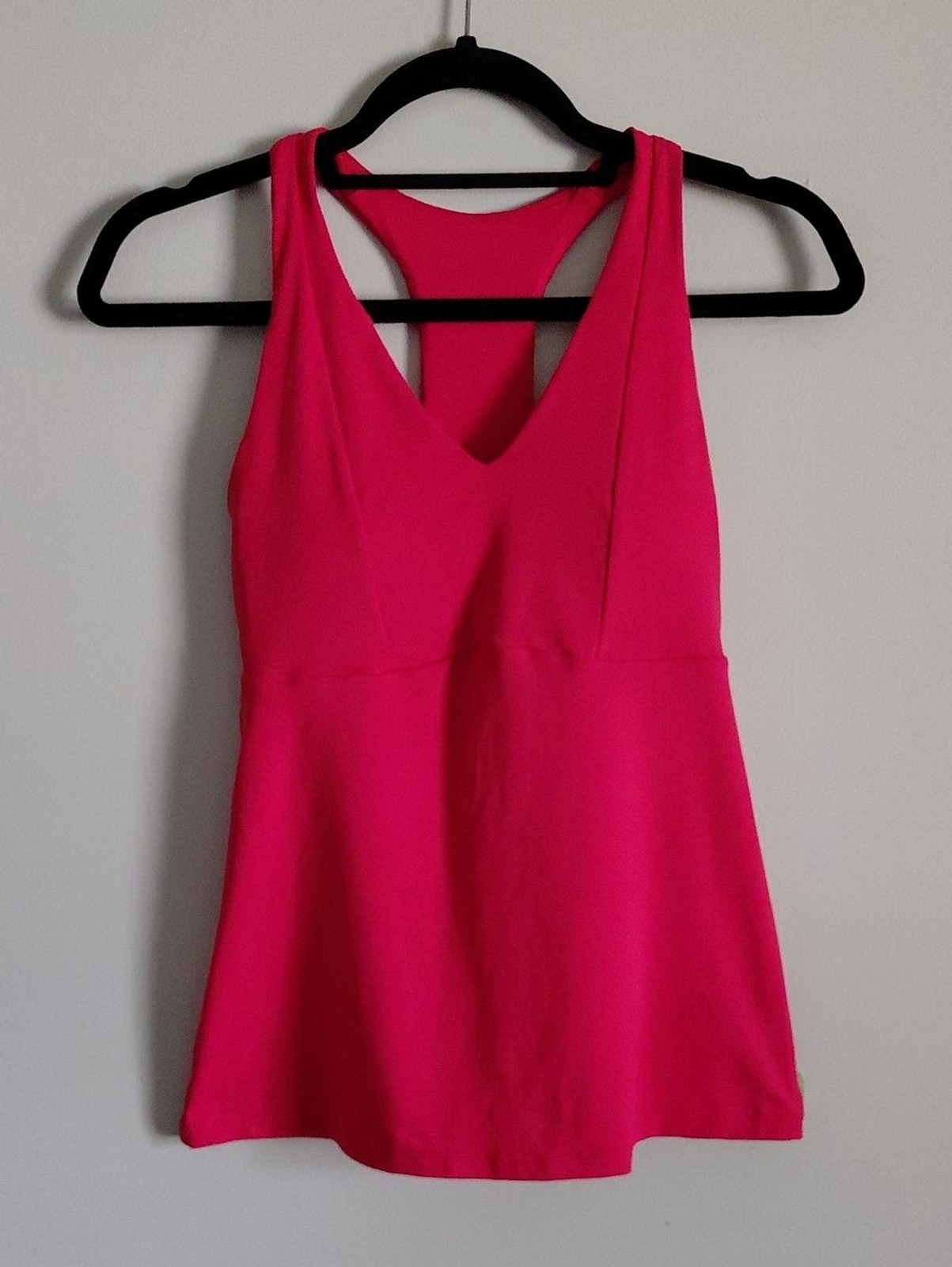 Fabletics Vibrant Pink V-Neck Racerback Tank Top Athletic Workout Activewear Gym