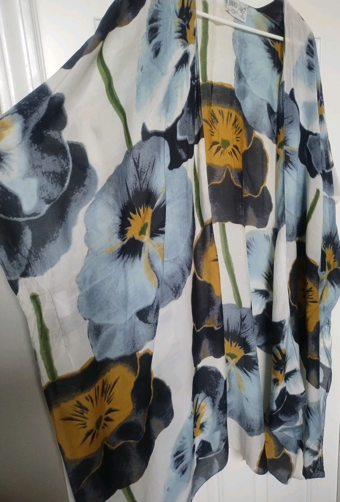 ONE HUNDRED STARS Midi Pansy Throwover Kimono 💜💙 One Size