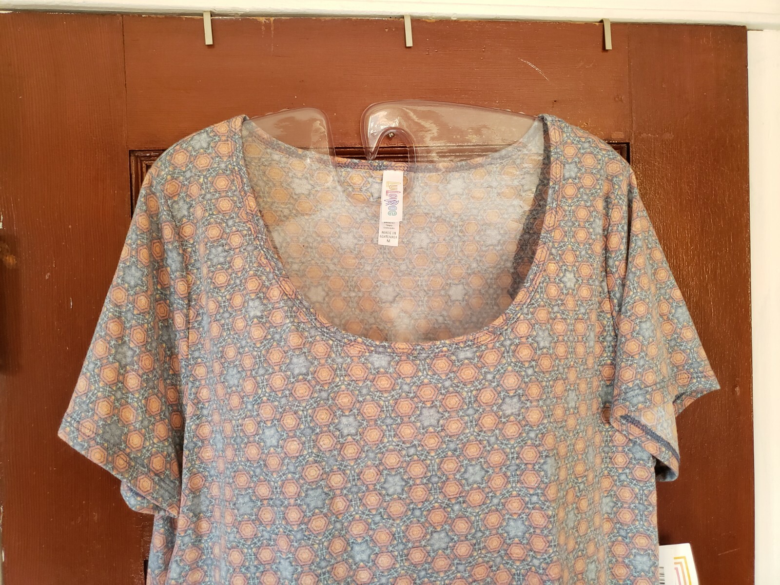 NWT LULAROE Women’s M Patterned Polyester Cotton Rayon Spandex Classic Tee Shirt