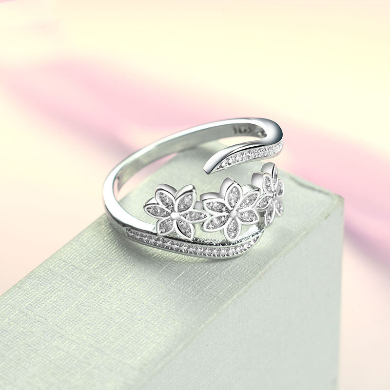 Silver Ring Set With Zirconium Diamonds Beautiful Tricolor